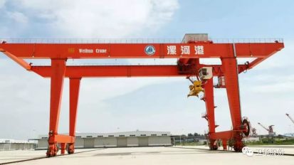   衛(wèi)華起重，飛天入海！